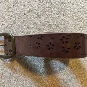 Fossil brown 2" leather belt in a Large